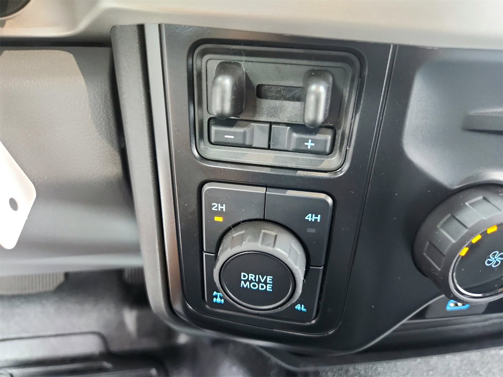 New 2025 Ford F250 XL w/ XL Chrome Package image 30