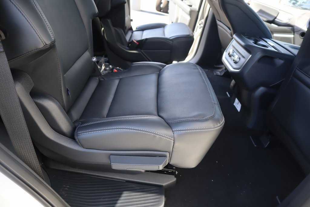 New 2025 Ford Expedition Platinum w/ Driver's Package image 16