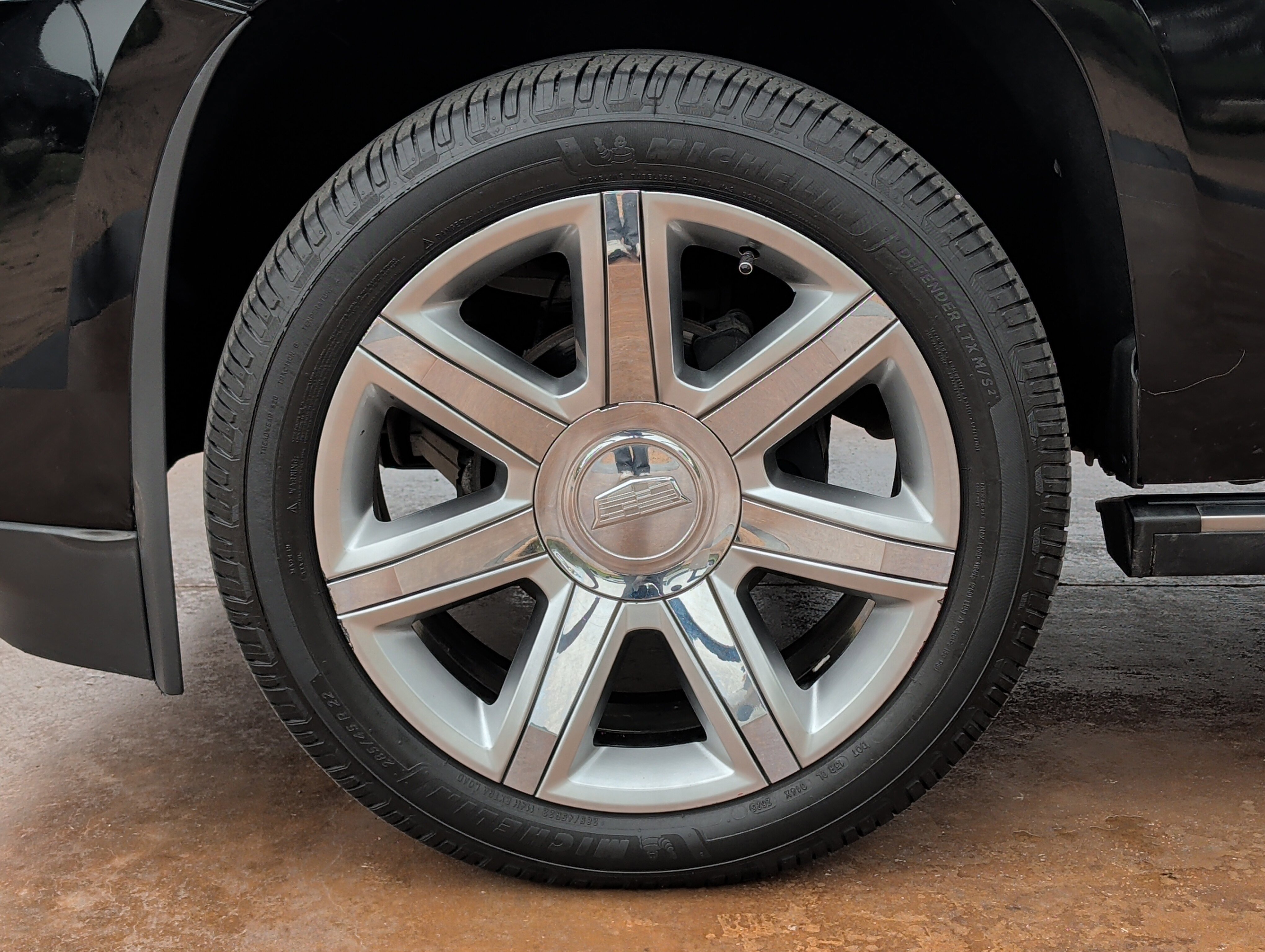 Used 2015 Cadillac Escalade Premium RWD image 7