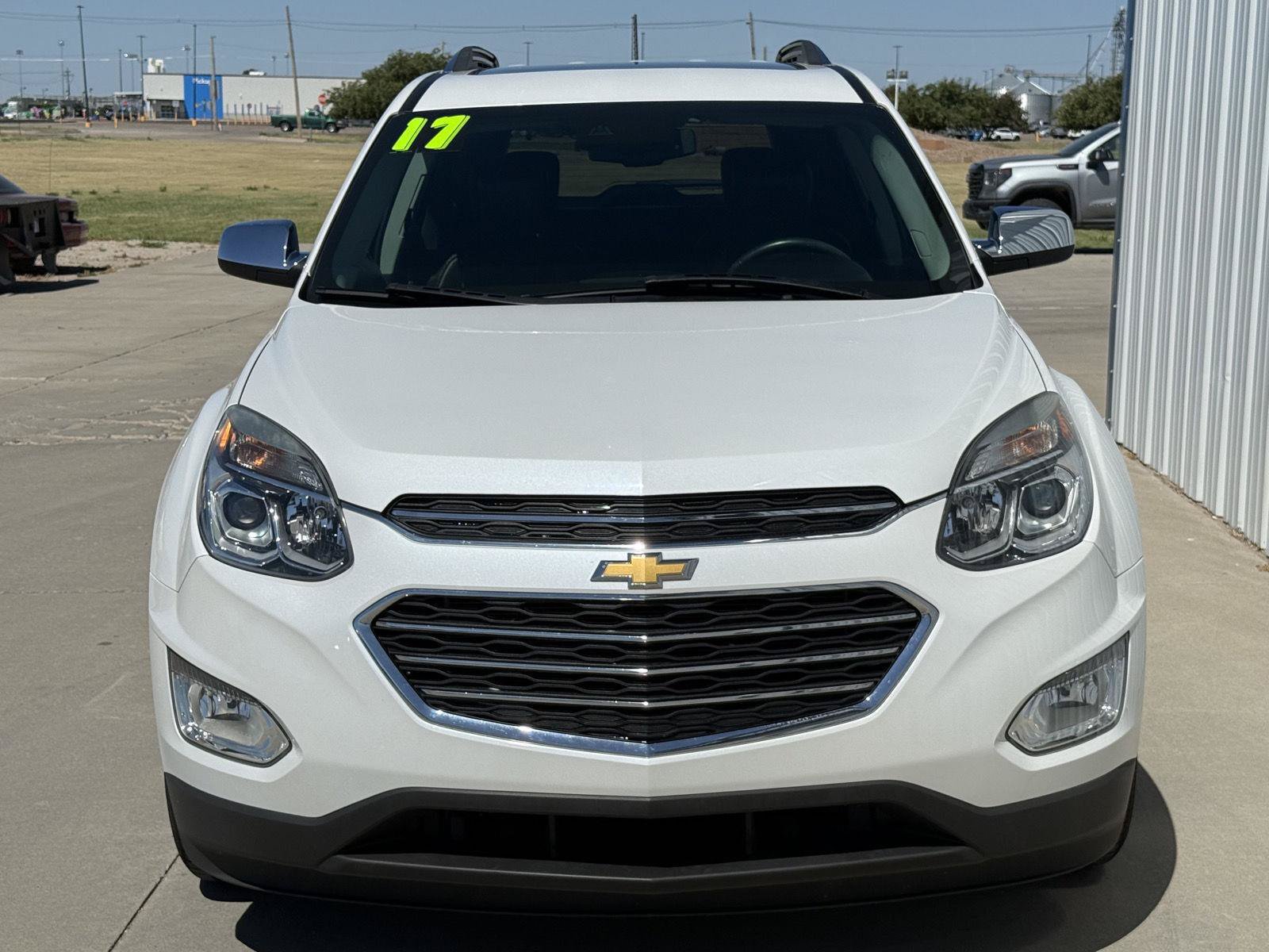 Used 2017 Chevrolet Equinox Premier w/ Enhanced Convenience Package AWD/4WD image 2