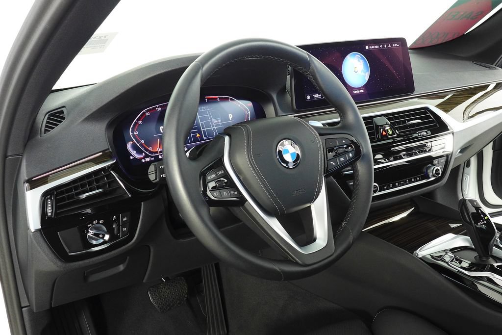 Used 2023 BMW 530i w/ Convenience Package RWD image 31