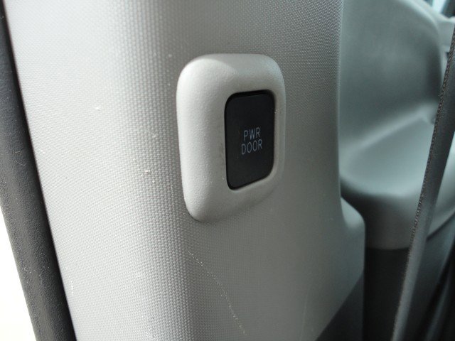 Used 2020 Toyota Sienna LE image 9