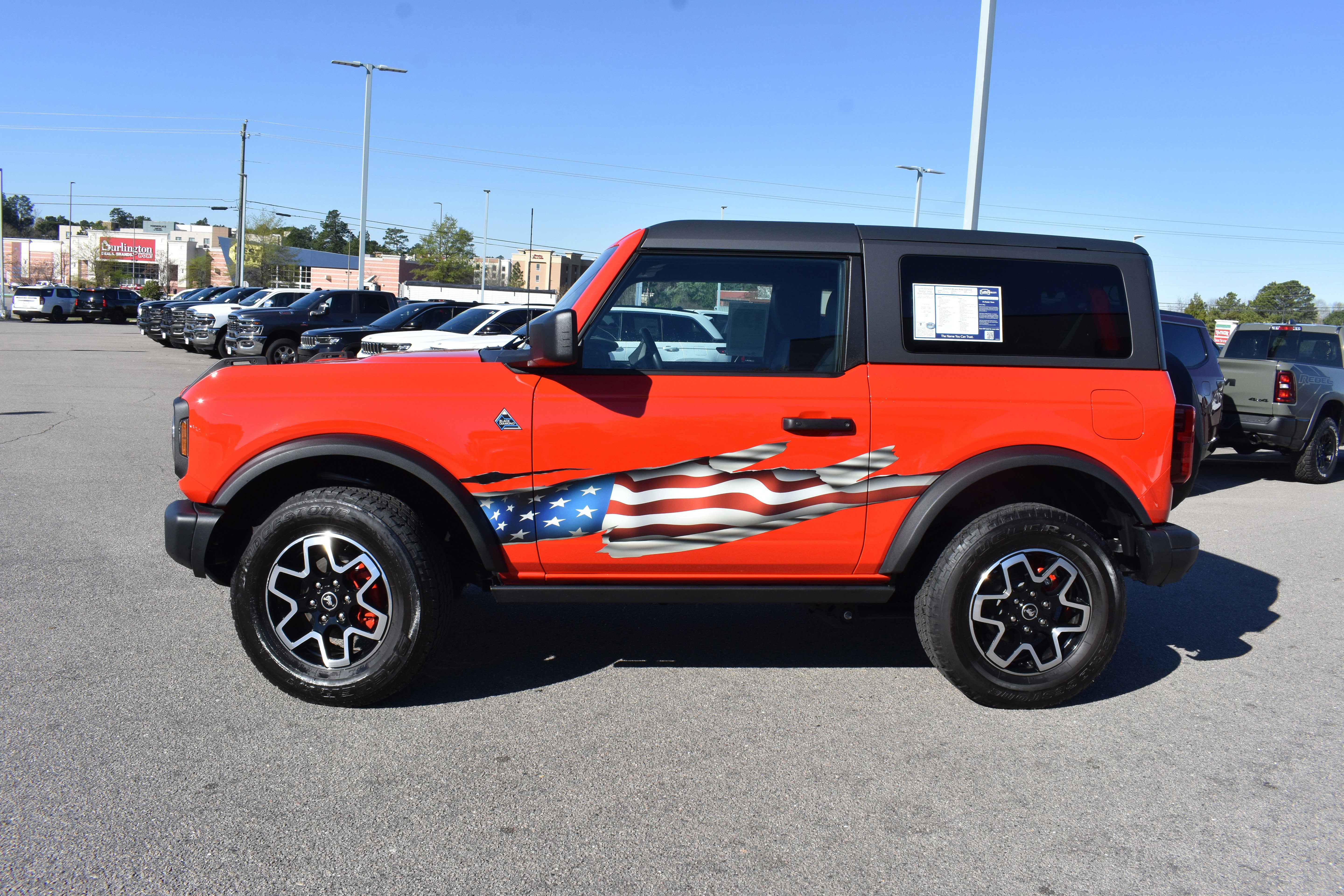 Used 2023 Ford Bronco Black Diamond image 6