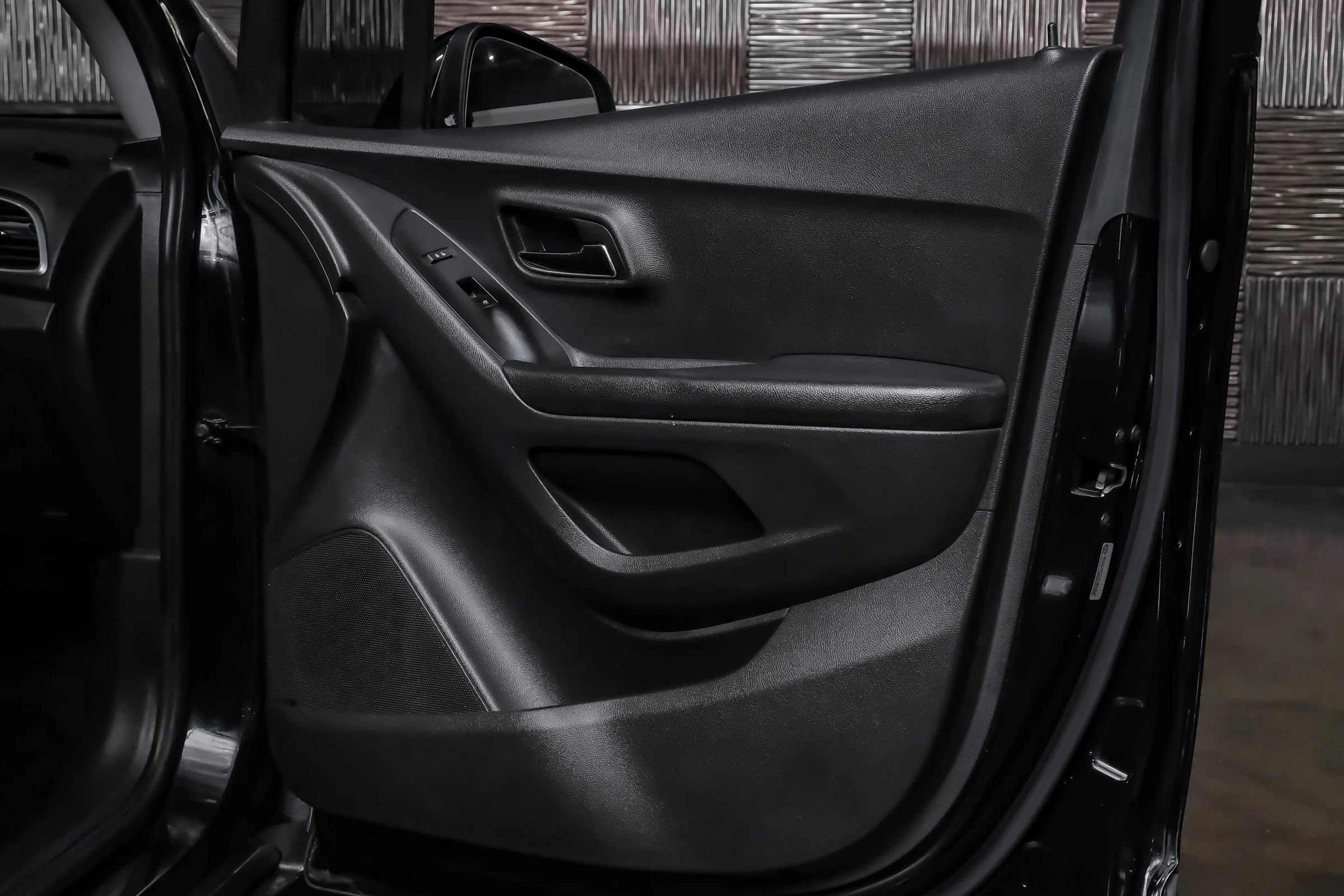Used 2022 Chevrolet Trax LT w/ LT Convenience Package image 34
