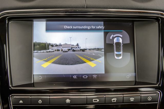 Used 2017 Jaguar XJ R-Sport image 25