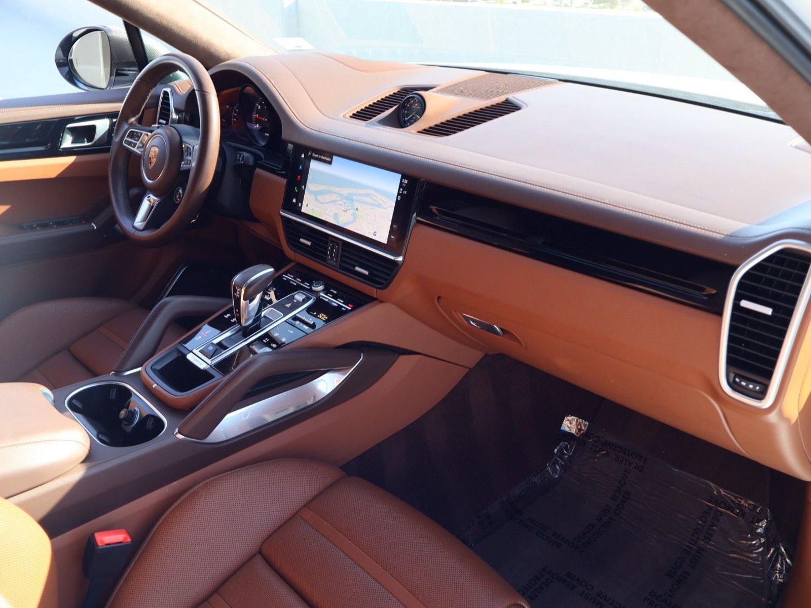 Certified 2022 Porsche Cayenne Turbo AWD/4WD image 31