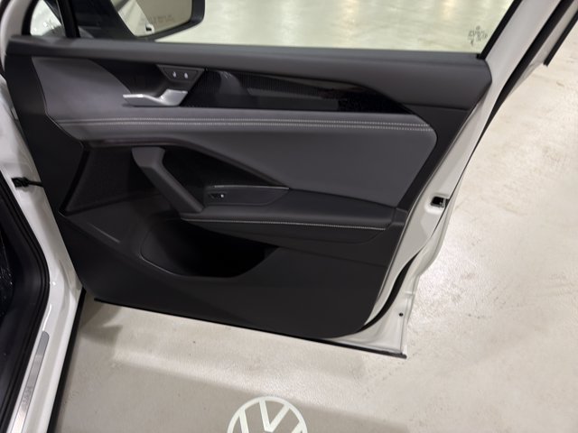 New 2026 Volkswagen Tiguan SE R-Line AWD/4WD image 39