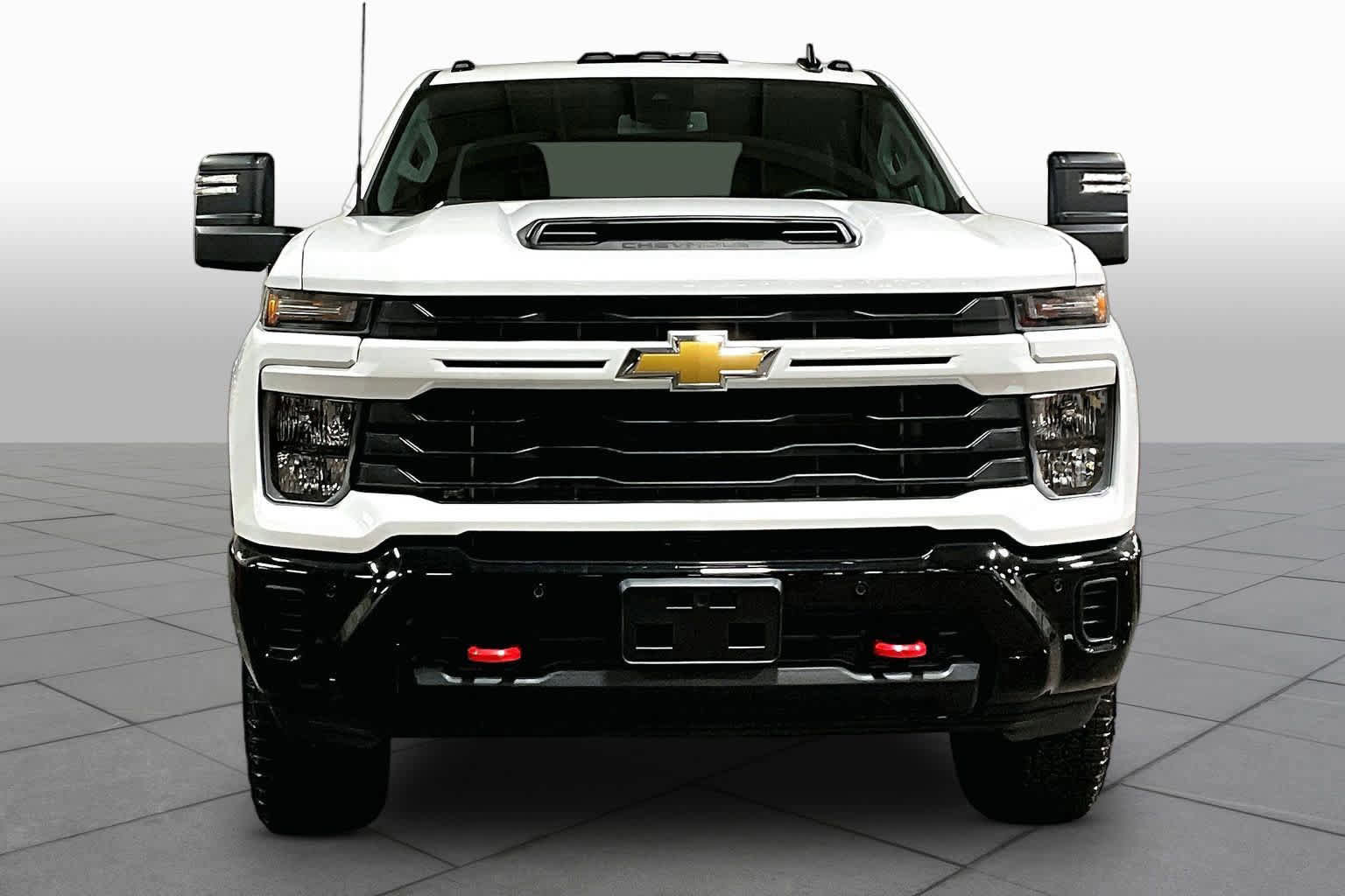 Used 2025 Chevrolet Silverado 2500 Custom w/ Custom Value Package image 4