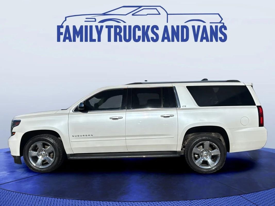 Used 2016 Chevrolet Suburban LTZ image 2