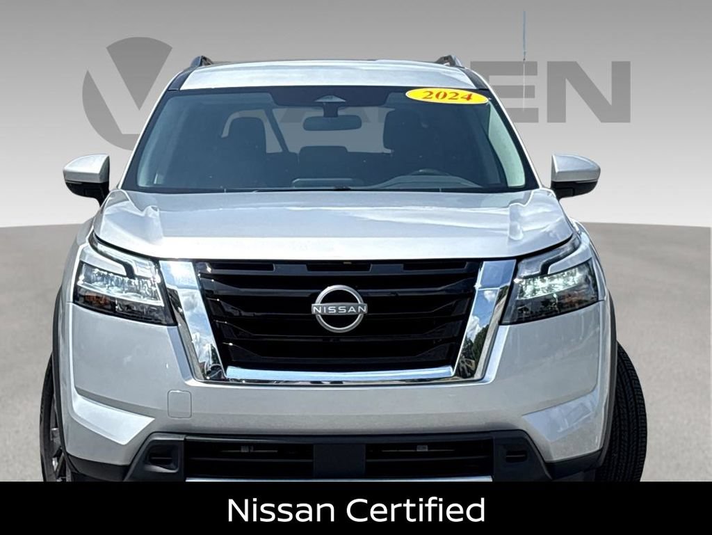 Used 2024 Nissan Pathfinder SV FWD image 2