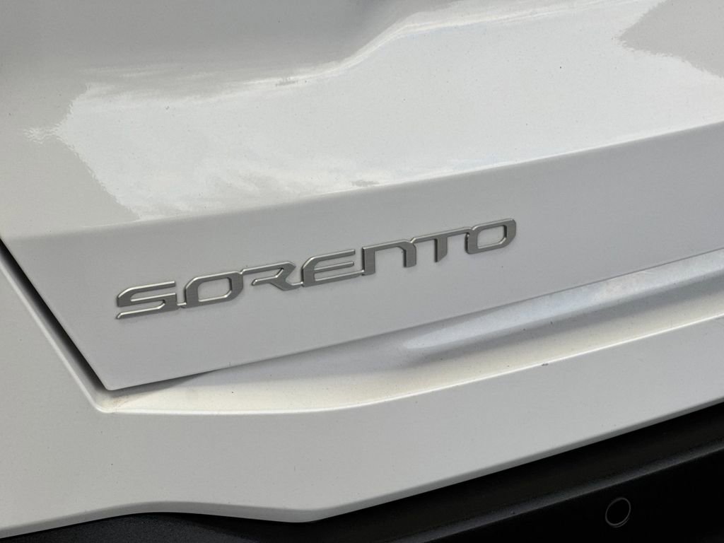 Used 2024 Kia Sorento S image 27