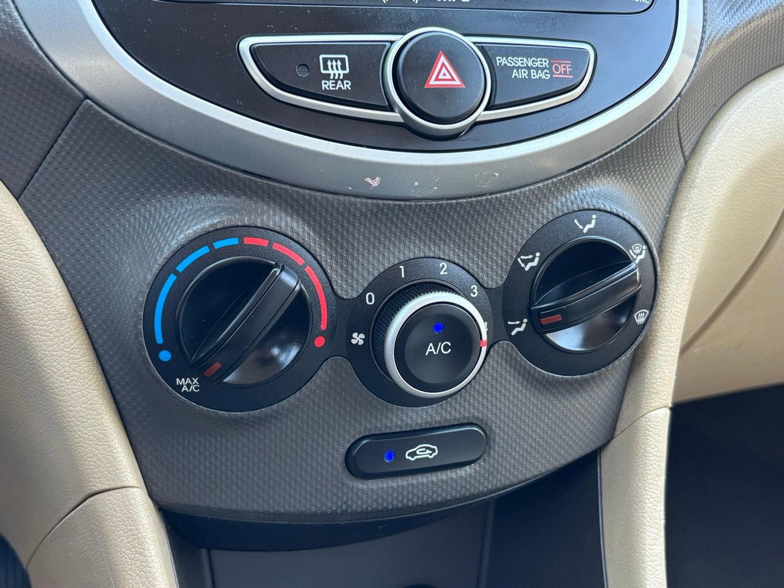 Used 2013 Hyundai Accent GLS FWD image 21