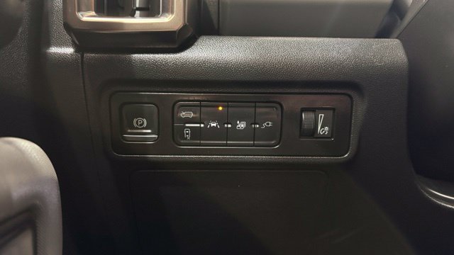Used 2024 GMC Hummer EV 3X AWD/4WD image 33