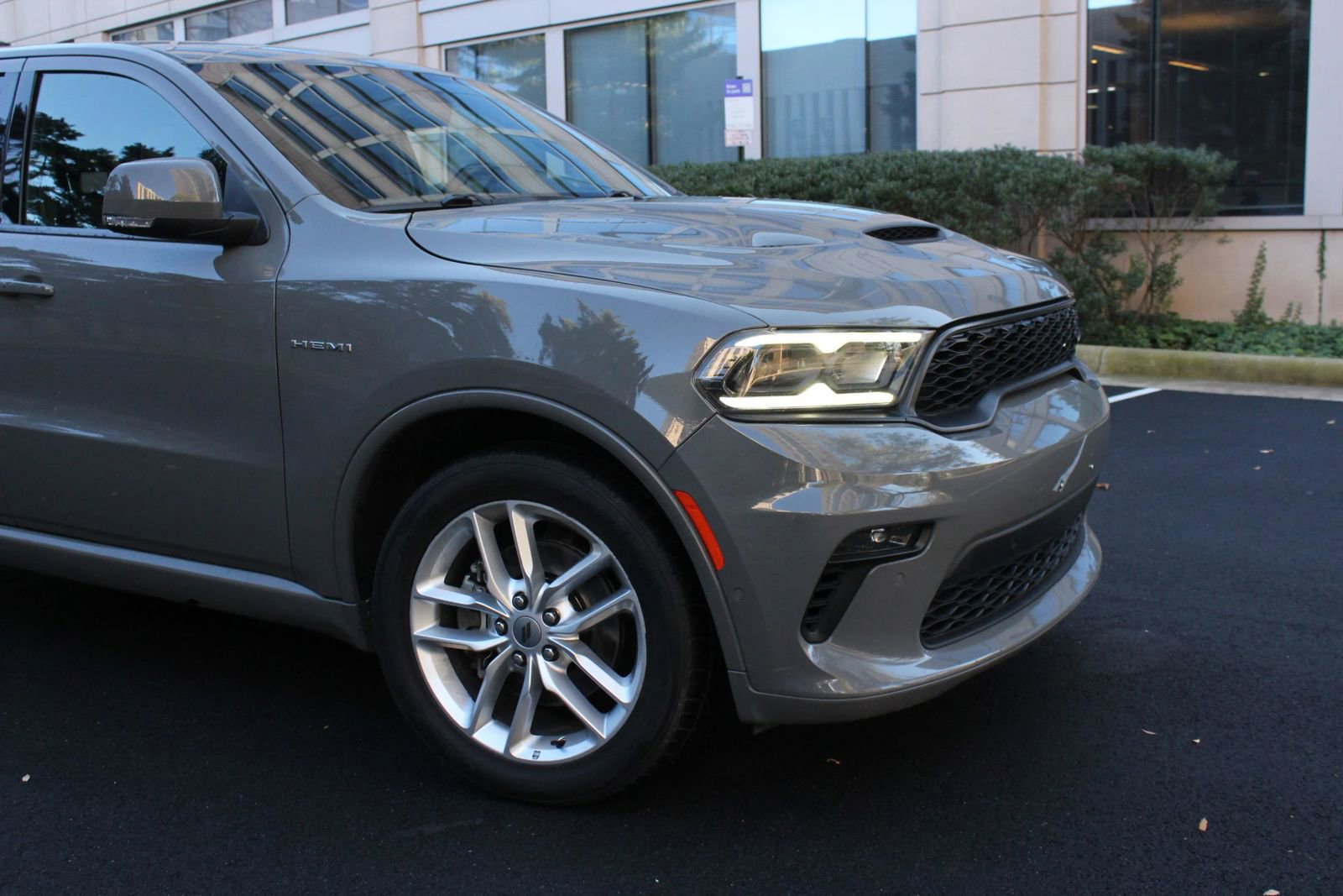 Used 2022 Dodge Durango R/T AWD/4WD image 3