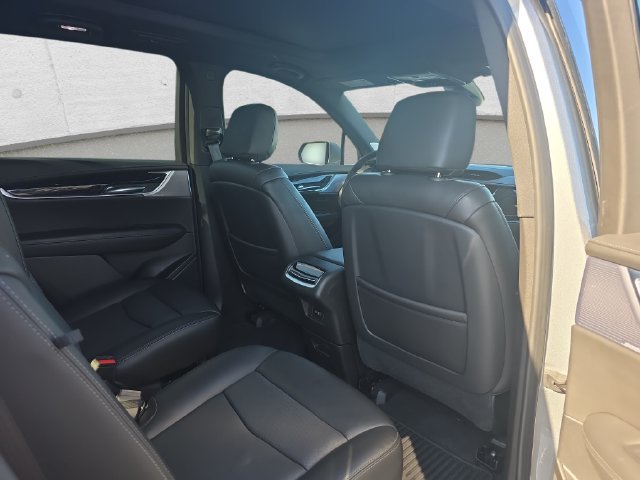 Certified 2024 Cadillac XT6 Premium Luxury AWD/4WD image 11