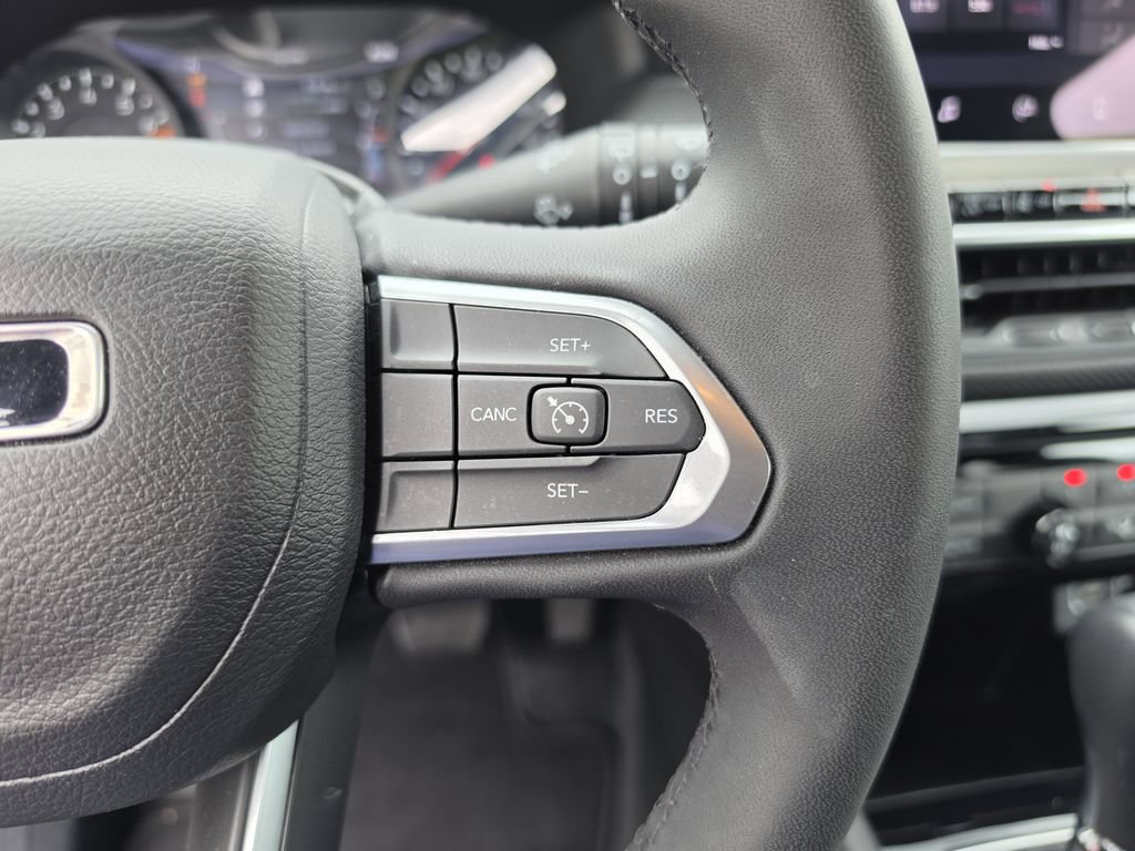 Used 2022 Jeep Compass Latitude FWD image 25