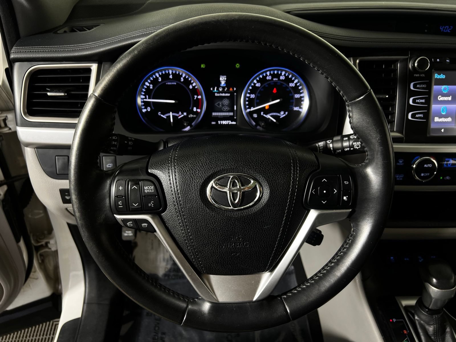 Used 2015 Toyota Highlander XLE AWD/4WD image 14