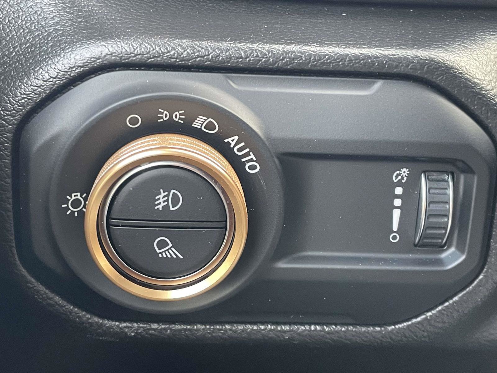 Used 2023 Jeep Gladiator Mojave image 14