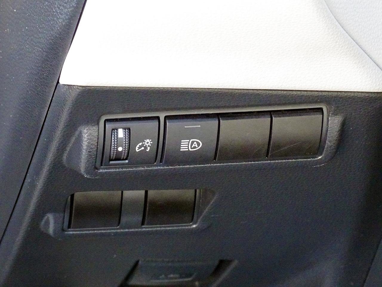 Used 2024 Toyota Corolla Cross LE w/ Moonroof Package FWD image 27