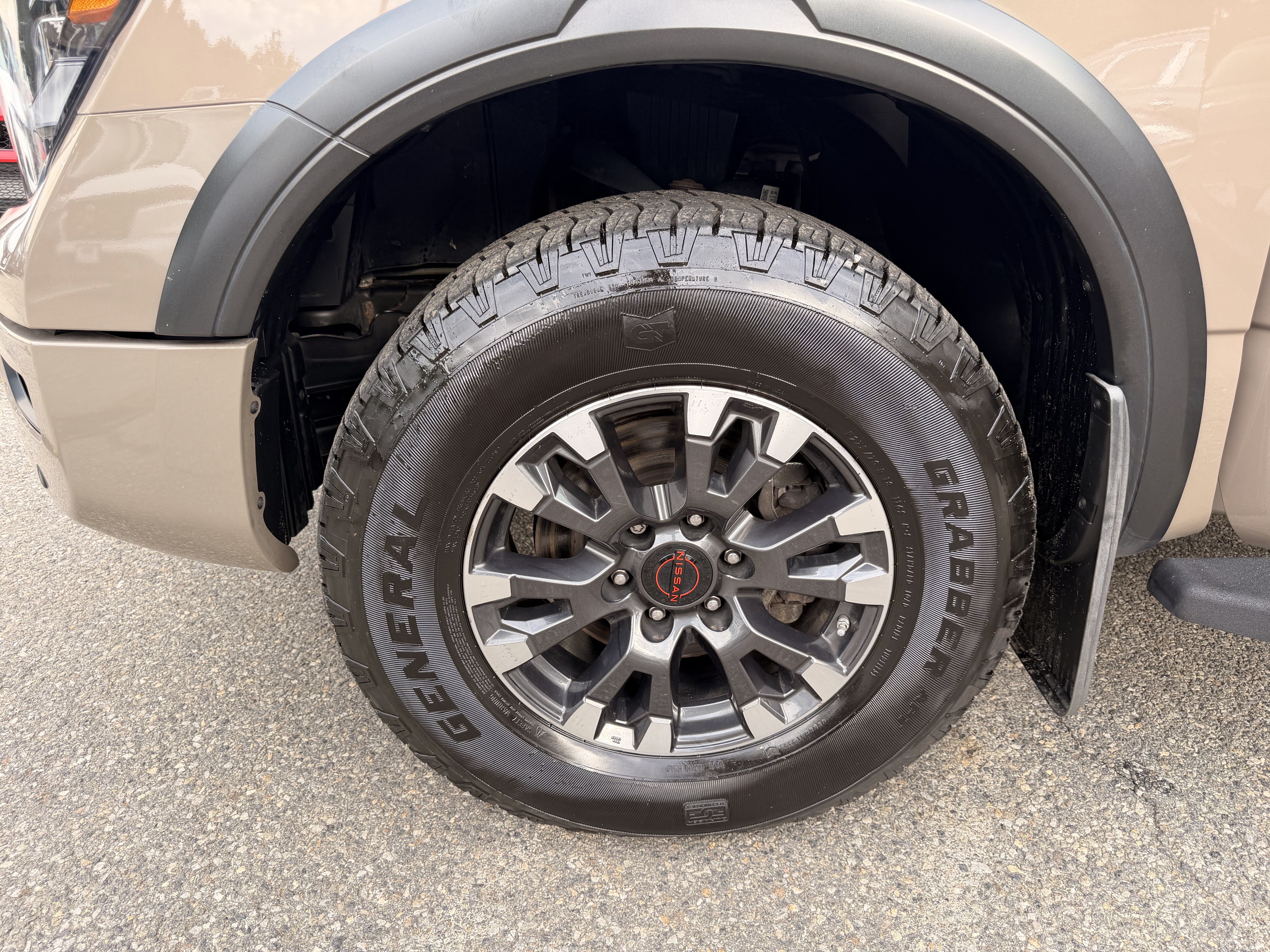 Used 2023 Nissan Titan PRO-4X w/ Pro-4x Convenience Package AWD/4WD image 8