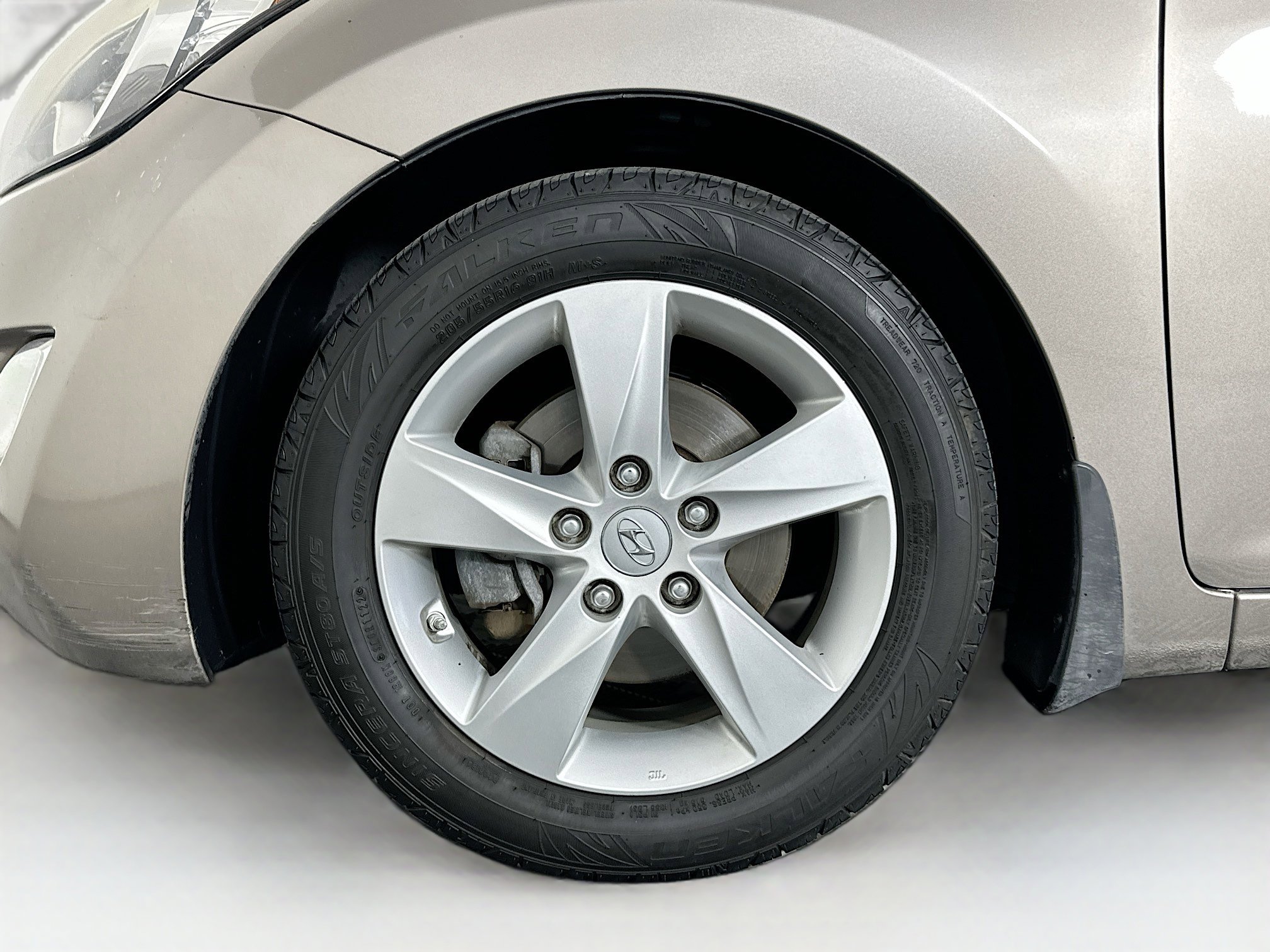 Used 2013 Hyundai Elantra GLS w/ Preferred Pkg FWD image 11