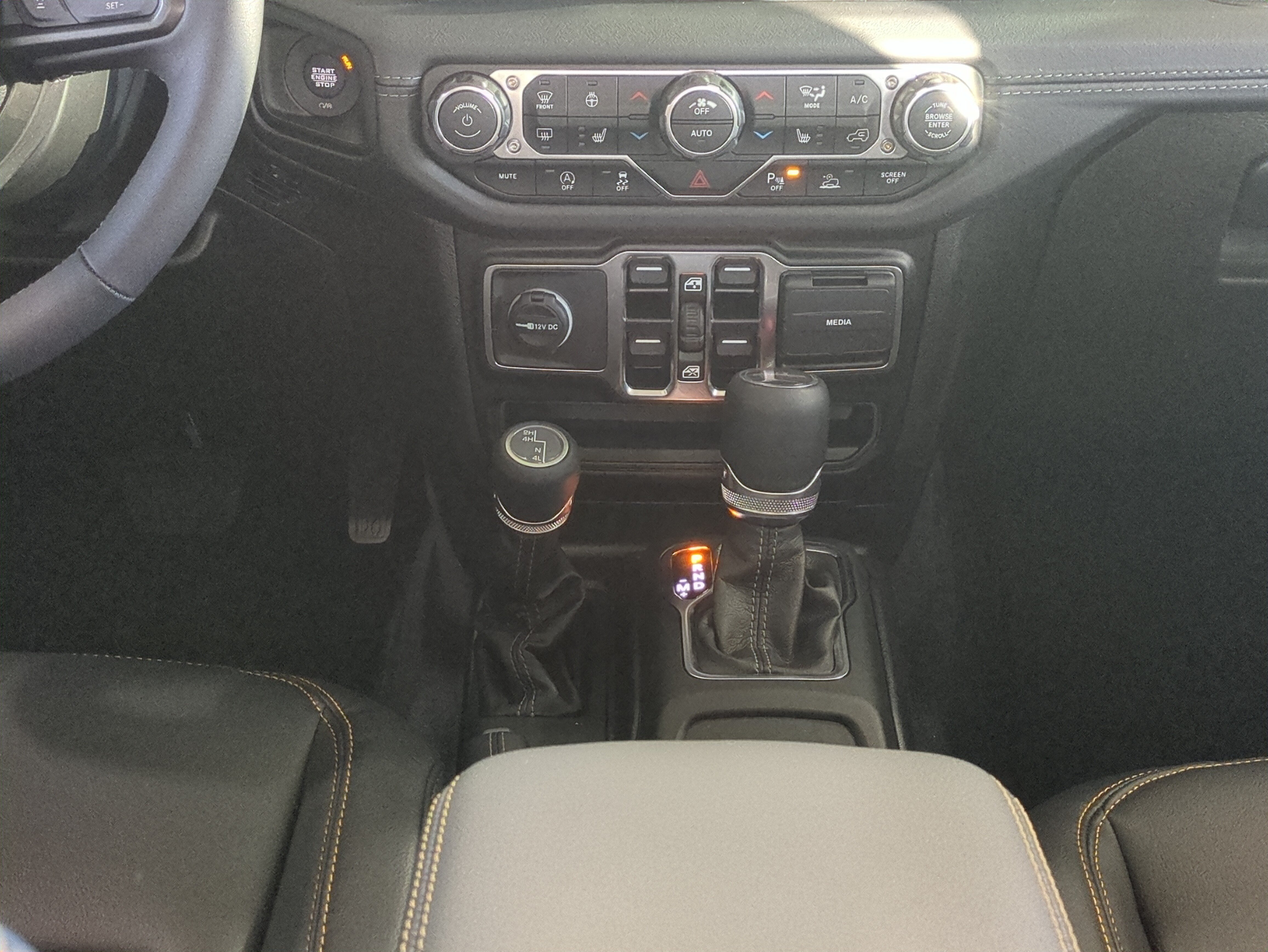New 2025 Jeep Gladiator Sport AWD/4WD image 20