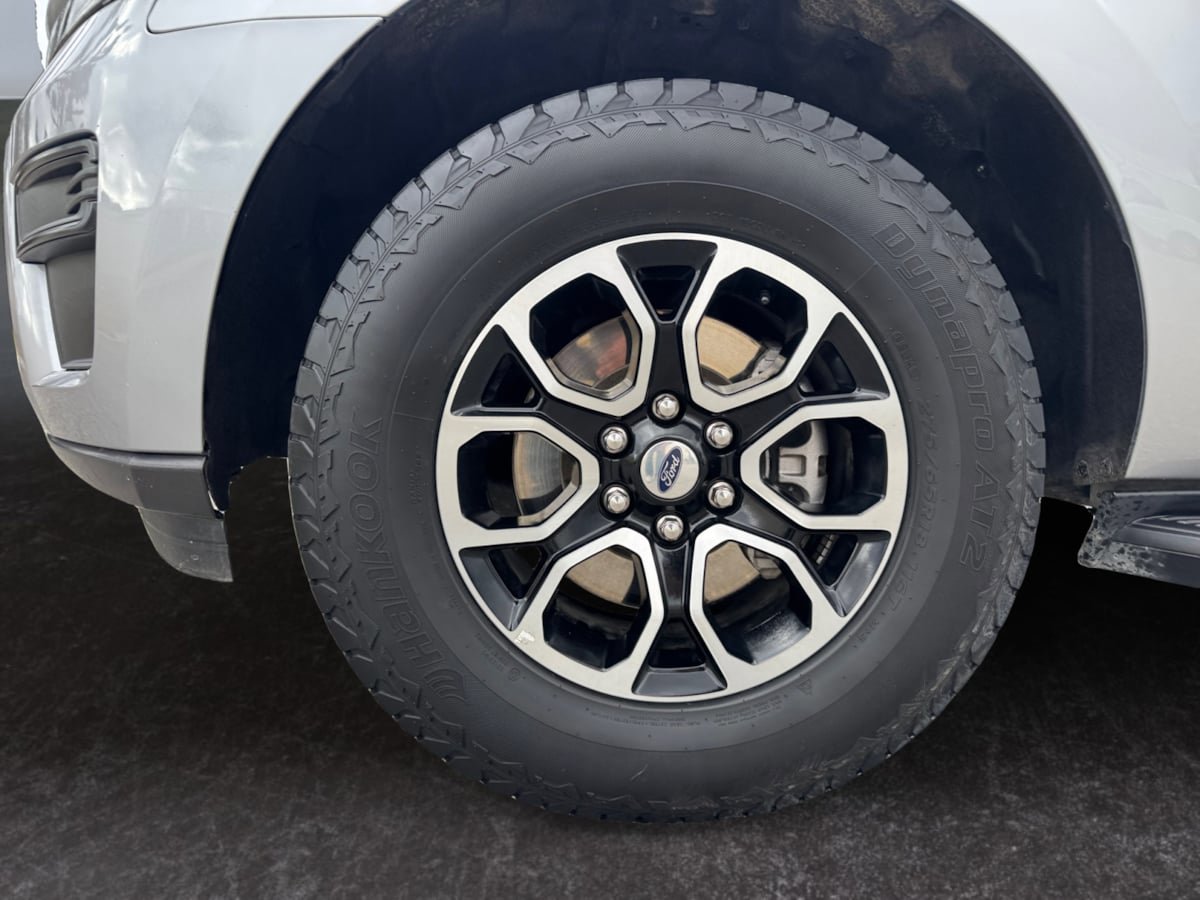 Used 2024 Ford Expedition XLT RWD image 9