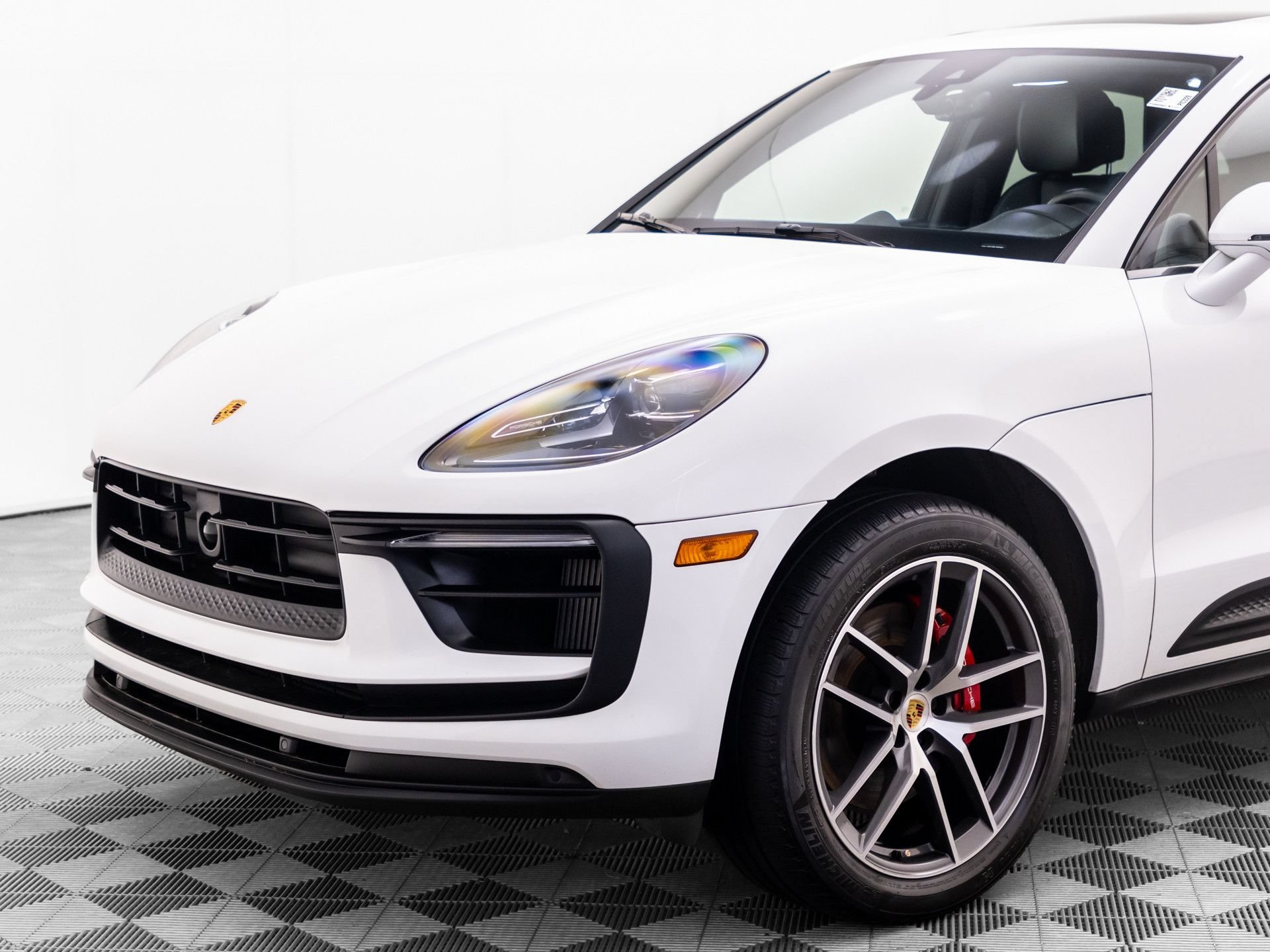 Used 2023 Porsche Macan S AWD/4WD image 35