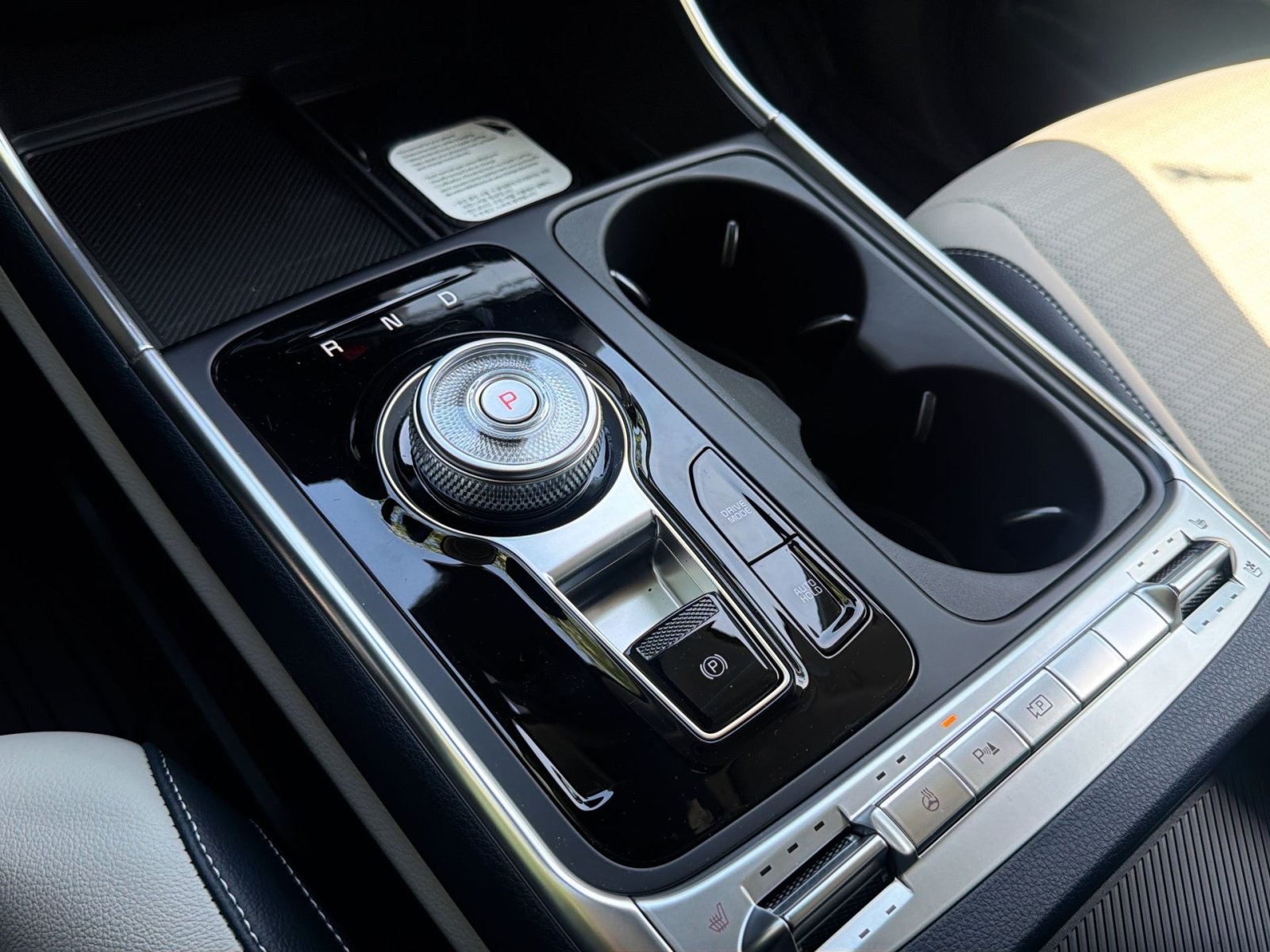 New 2026 Kia Carnival SX Prestige FWD image 24