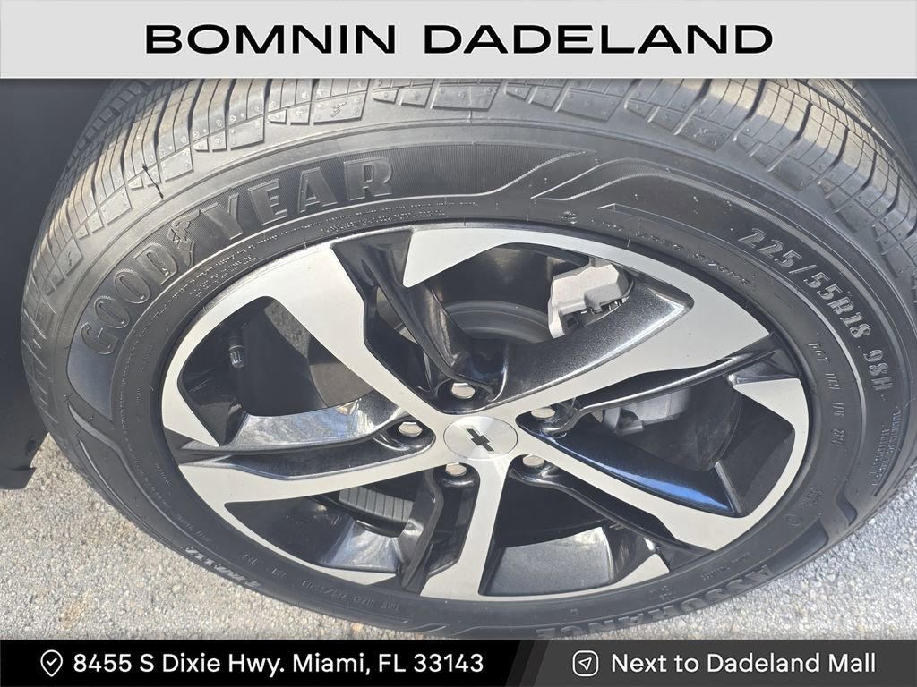 Used 2025 Chevrolet Trax RS w/ Driver Confidence Package image 5