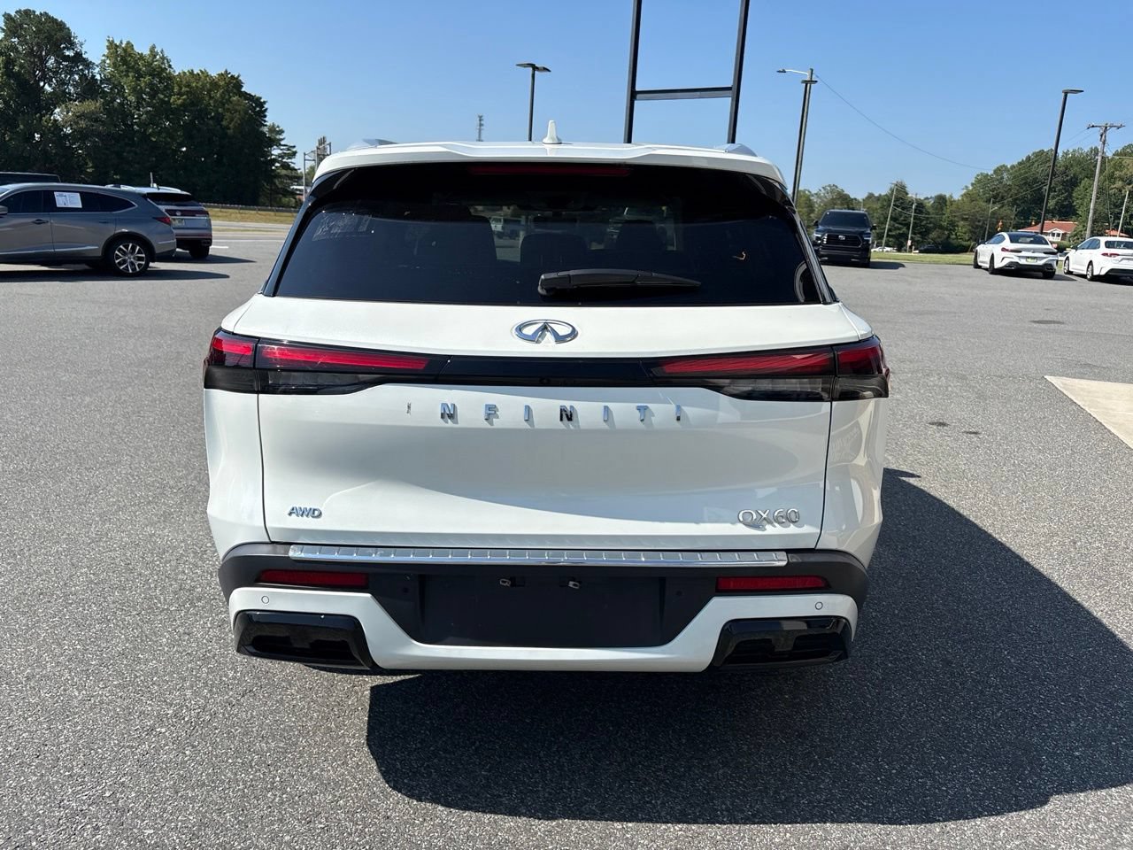 Used 2023 INFINITI QX60 Luxe w/ Cargo Package AWD/4WD image 8
