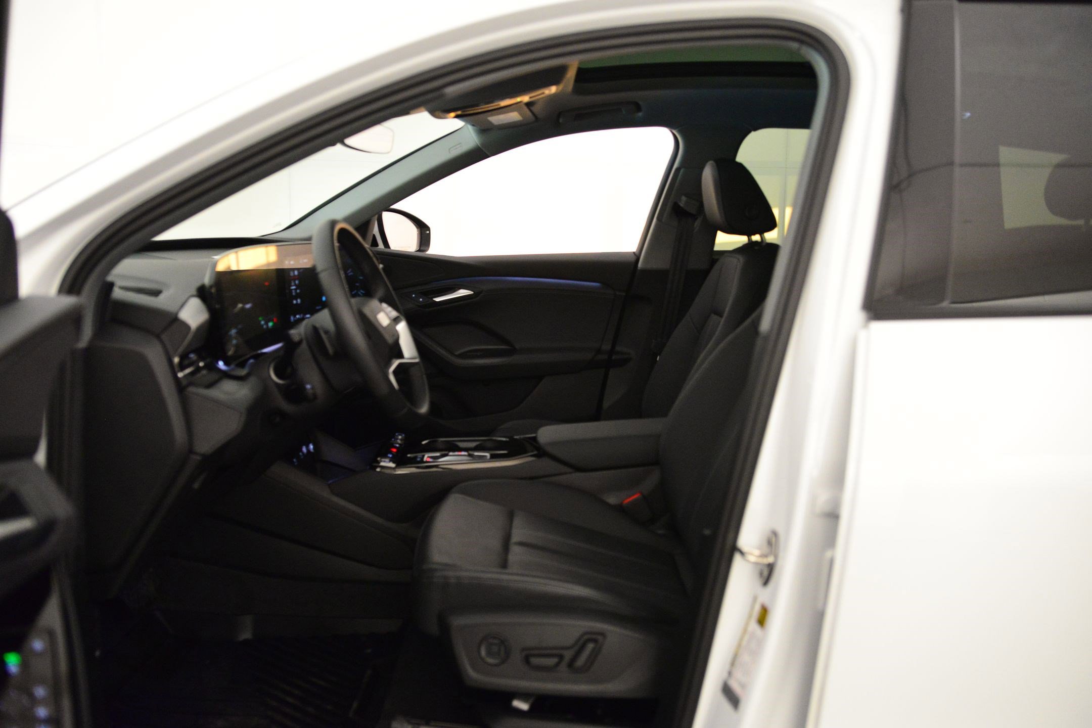 Certified 2025 Audi Q6 e-tron Premium w/ Convenience Package image 23