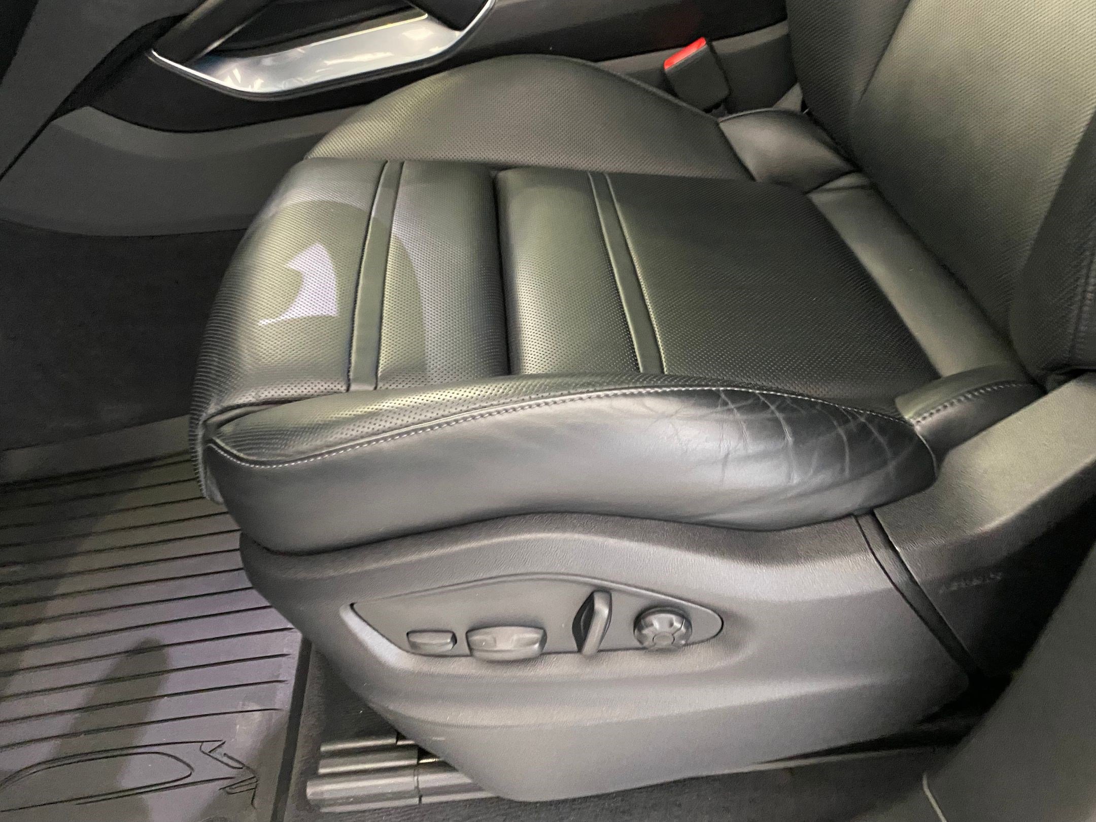 Certified 2023 Porsche Cayenne Turbo image 16