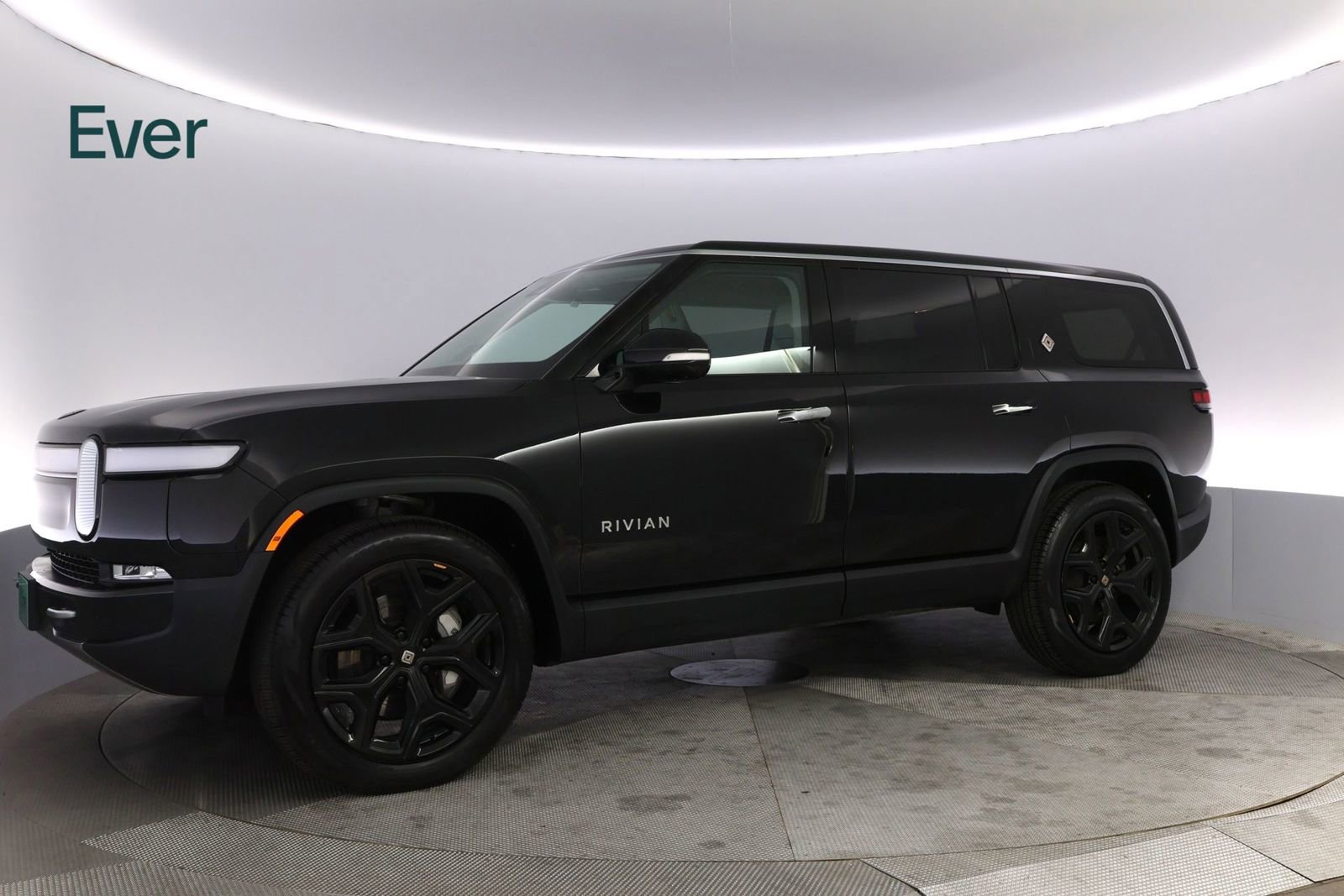 Used 2024 Rivian R1S Adventure AWD/4WD image 18