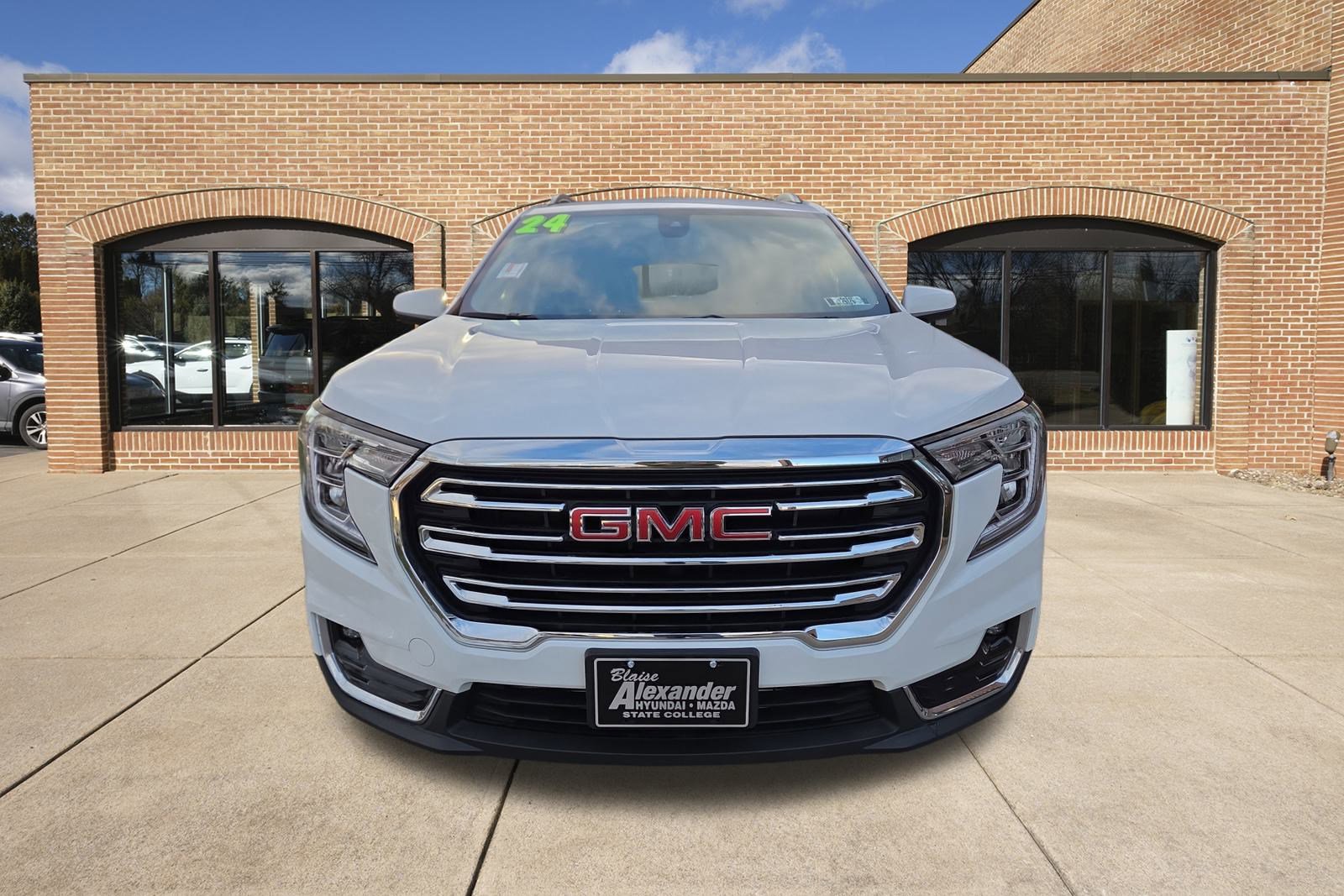 Used 2024 GMC Terrain SLT image 9