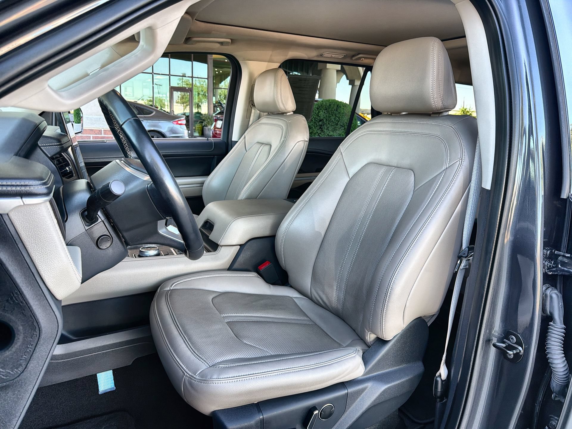 Certified 2024 Ford Expedition Limited AWD/4WD image 11