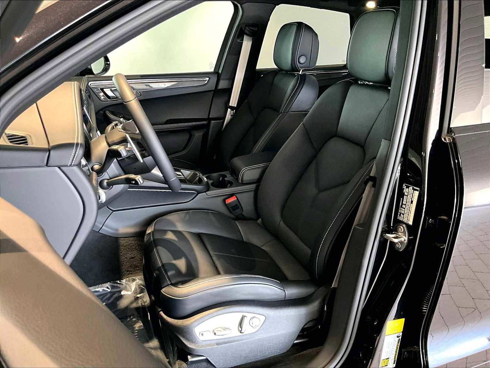 New 2026 Porsche Macan S AWD/4WD image 5