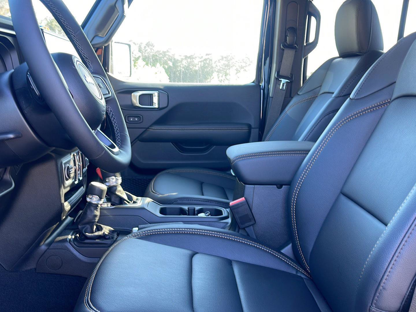 New 2026 Jeep Gladiator Sport AWD/4WD image 13