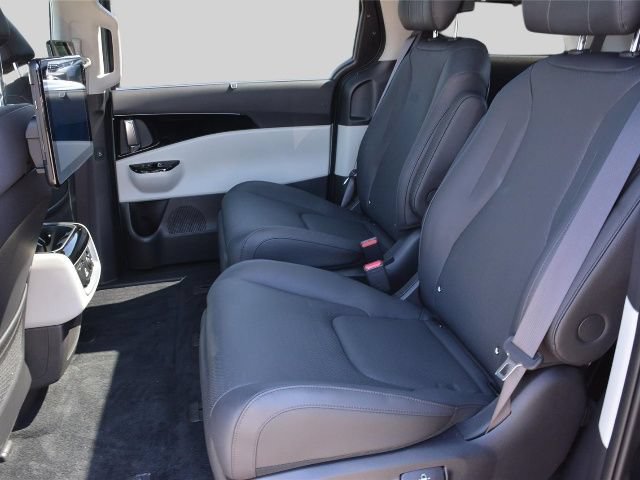 Used 2024 Kia Carnival SX Prestige FWD image 17
