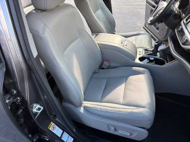 Used 2015 Toyota Highlander Limited Platinum image 23