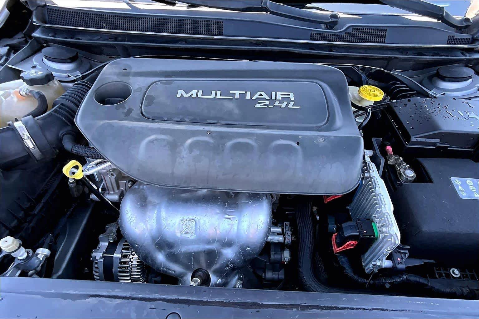 Used 2016 Chrysler 200 Limited FWD image 31