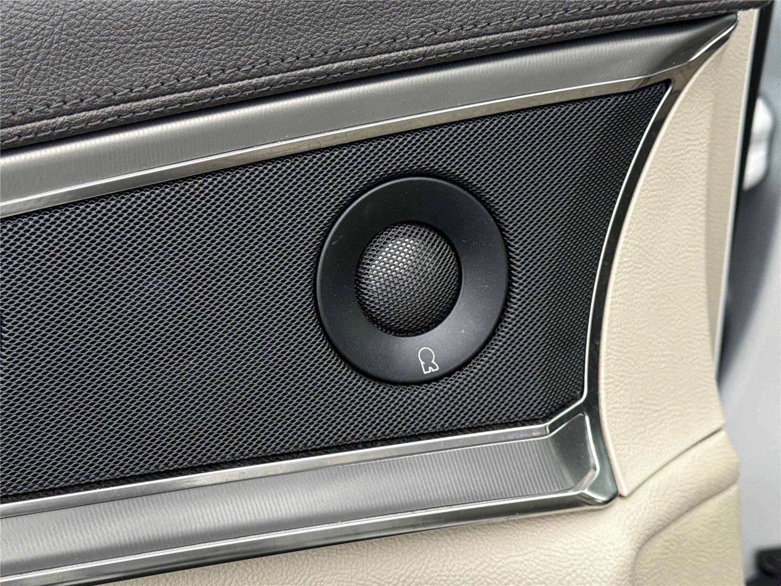 Used 2020 Lincoln Nautilus Reserve w/ Equipment Group 201A image 13