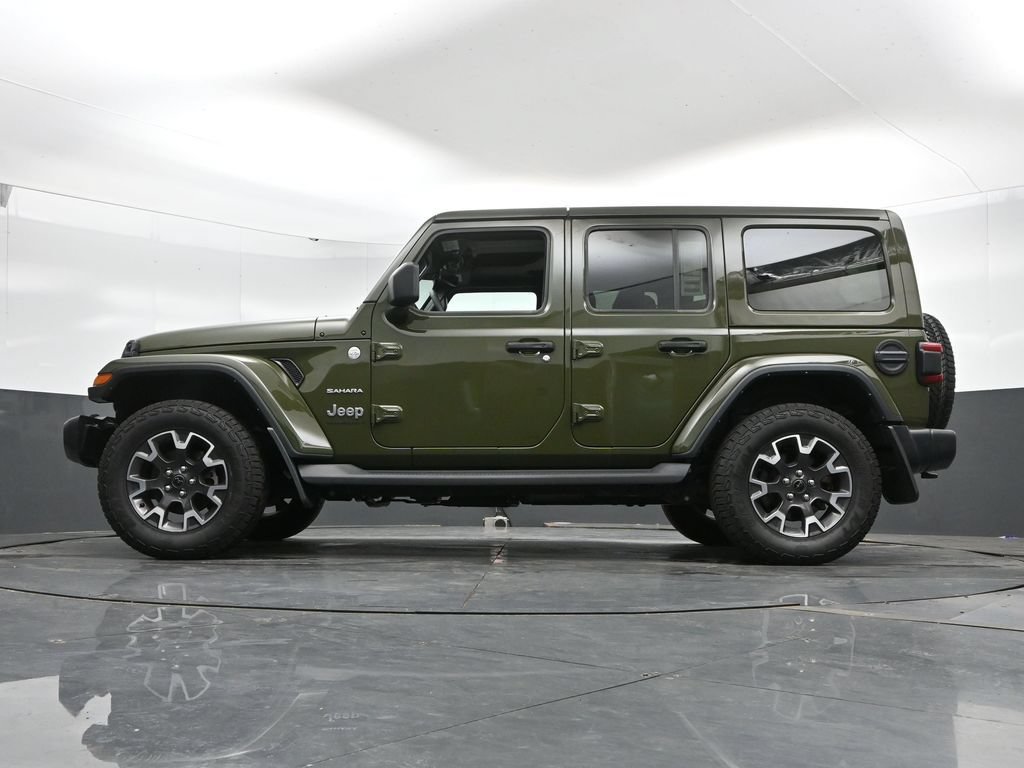 Used 2024 Jeep Wrangler Unlimited Sahara w/ Dual Top Group AWD/4WD image 38