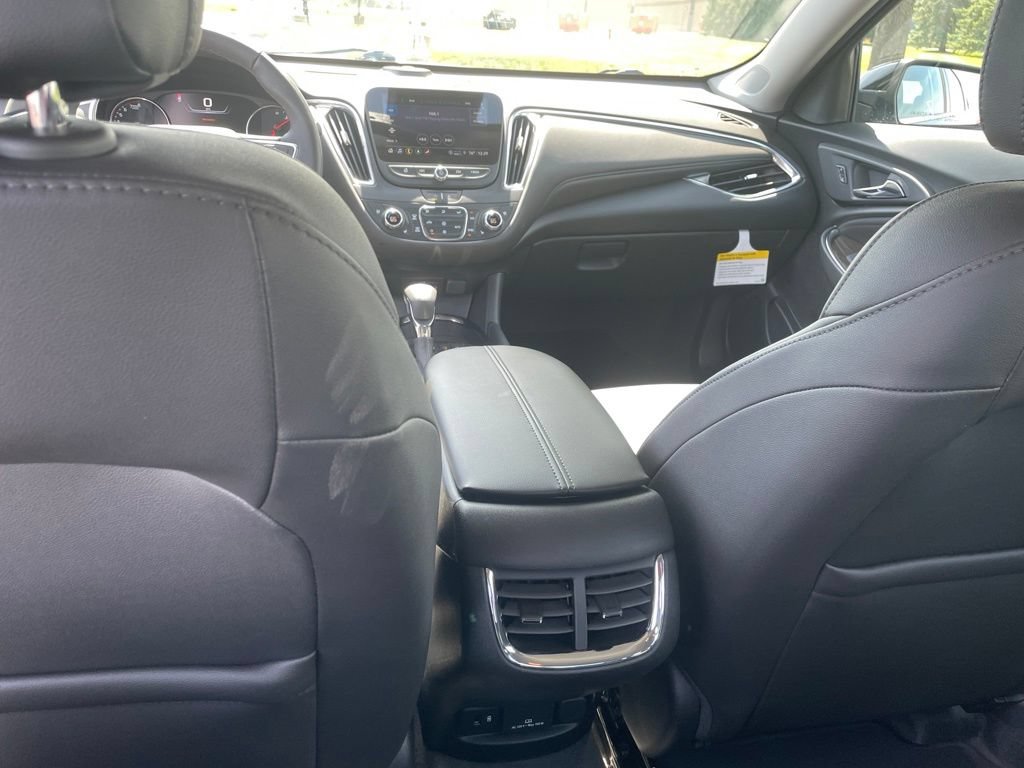 Used 2025 Chevrolet Malibu LT FWD image 16