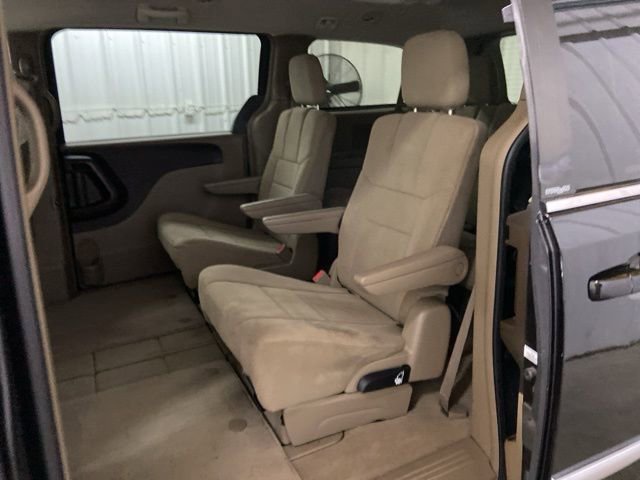 Used 2014 Chrysler Town & Country Touring FWD image 24