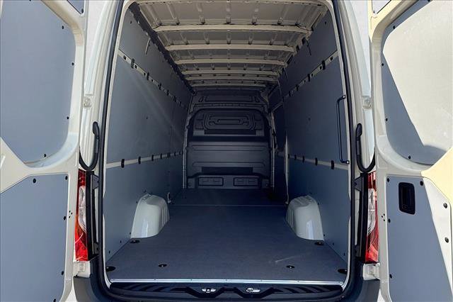 New 2026 Mercedes-Benz Sprinter 2500 image 21