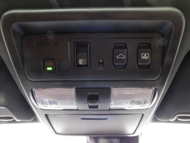 Used 2023 Nissan Titan Platinum Reserve w/ Moonroof Package image 19