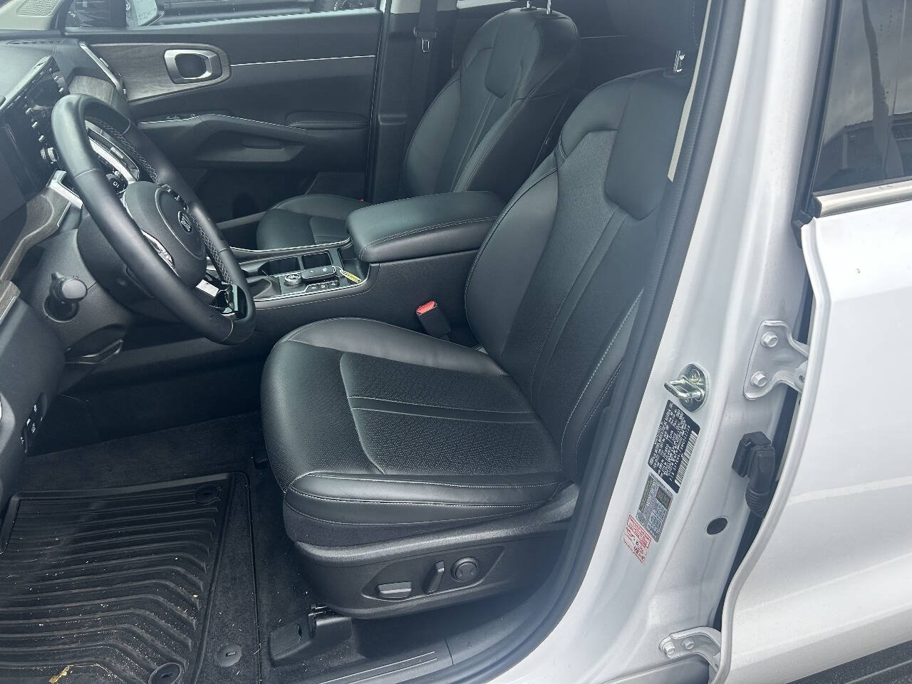 Used 2021 Kia Sorento EX w/ Panoramic Sunroof Package FWD image 8