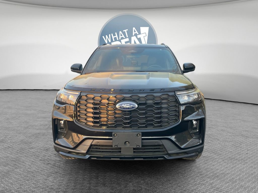 Used 2025 Ford Explorer ST-Line w/ ST-Line Street Pack AWD/4WD image 9