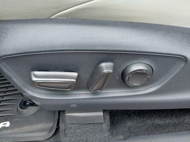 Certified 2025 Toyota Tacoma Limited AWD/4WD image 18